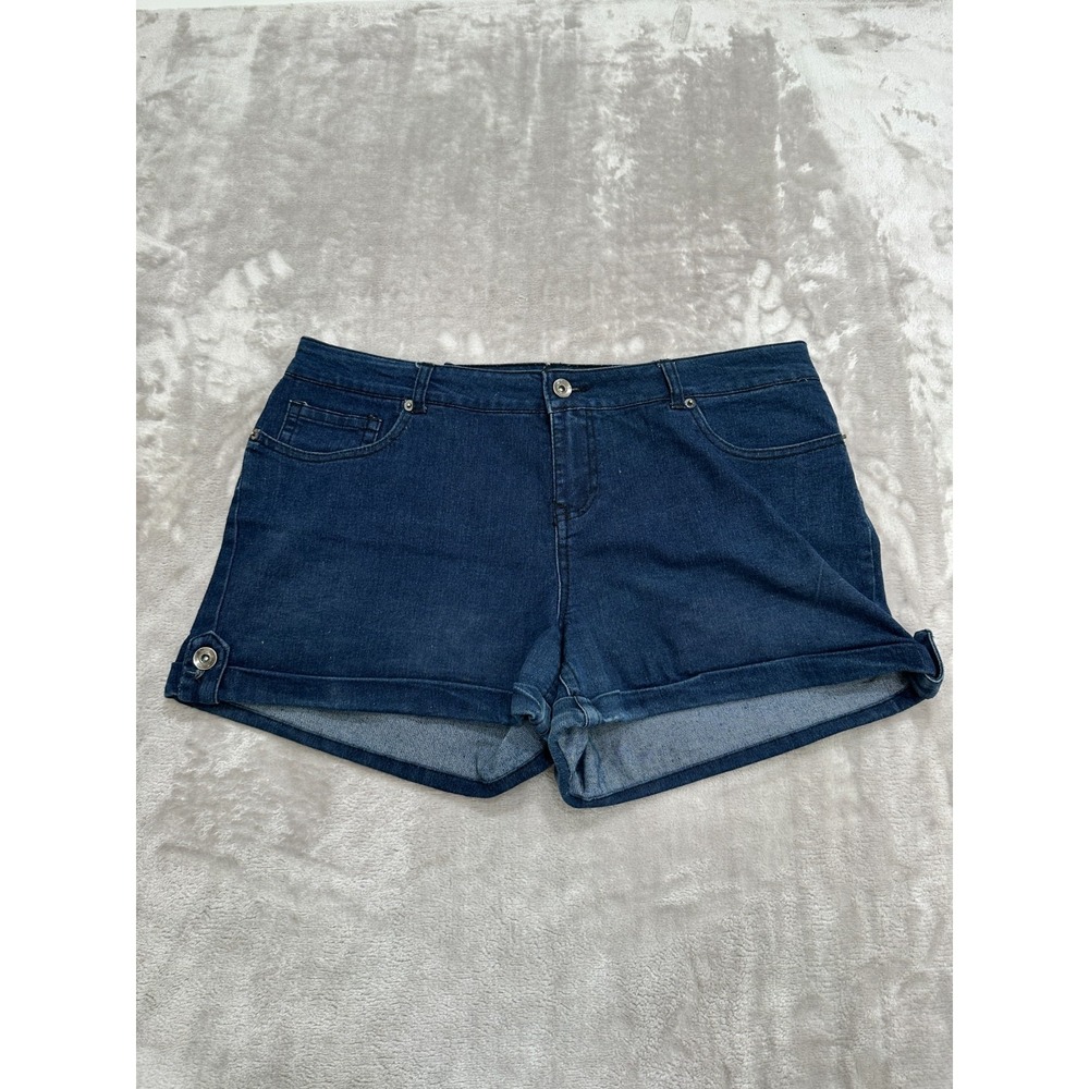 21 Denim Shorts Women's Size 31 Blue Cuffed Button Zip Closure‎ 2.5" Inseam
